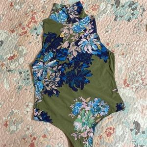 FREE PEOPLE bodysuit, mock / turtleneck, sleeveless top, Beautiful Floral! M